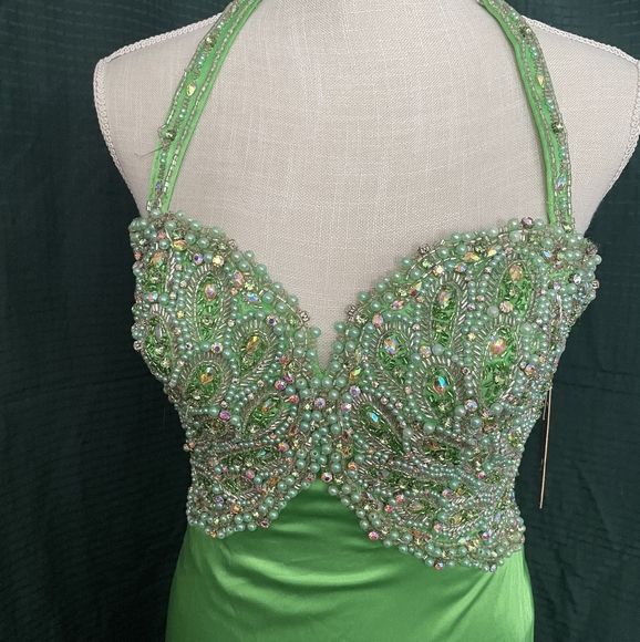 Flaint gown, size 0, lime green, NWT. - Picture 1 of 5